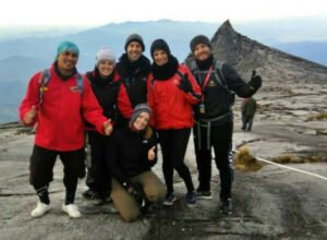 Climbing Mount Kinabalu with a group