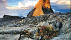 Climbing Mount Kinabalu :What You Need To Pack